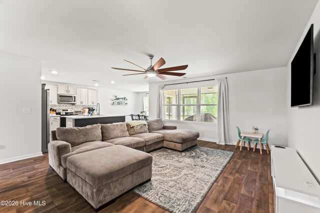 19 Evian Court, Hampstead, NC 28443