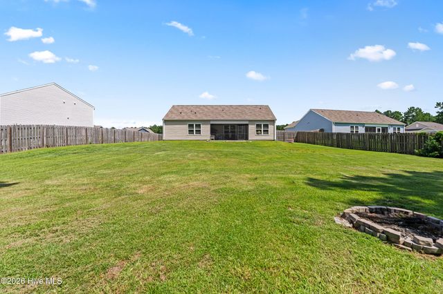 19 Evian Court, Hampstead, NC 28443