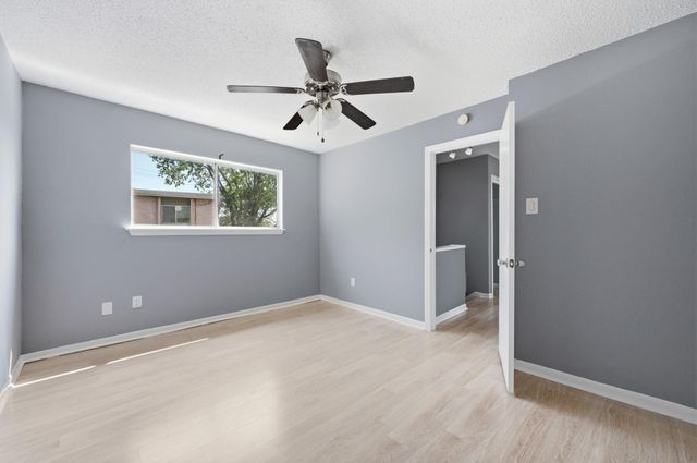 6406 Chimney Creek CIR B, Austin, TX 78723