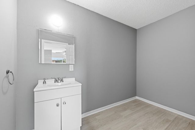 6406 Chimney Creek CIR B, Austin, TX 78723