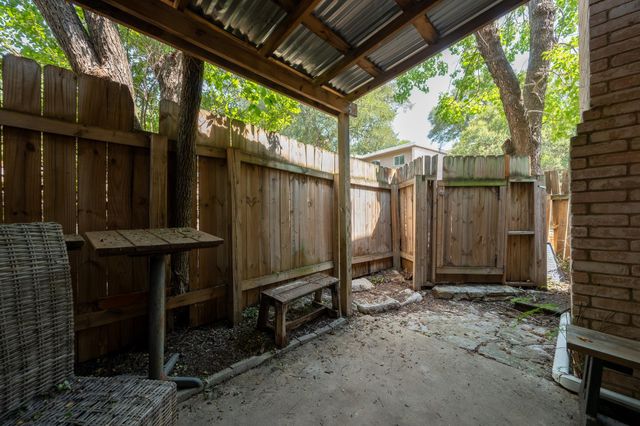 6406 Chimney Creek CIR B, Austin, TX 78723