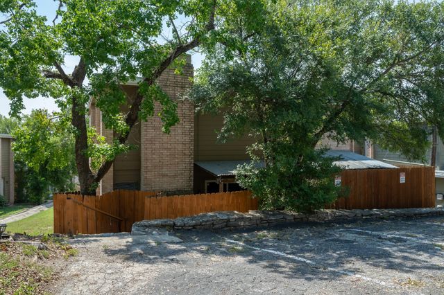 6406 Chimney Creek CIR B, Austin, TX 78723