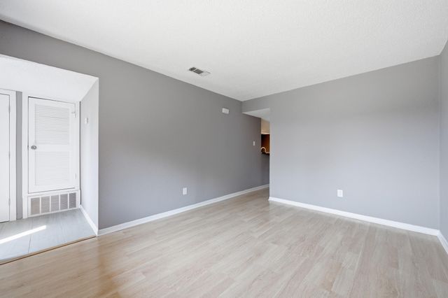 6406 Chimney Creek CIR B, Austin, TX 78723