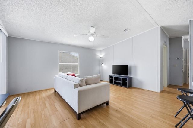 25323 CASA DEL LAGO LANE, Leesburg, FL 34748