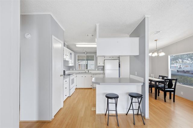 25323 CASA DEL LAGO LANE, Leesburg, FL 34748