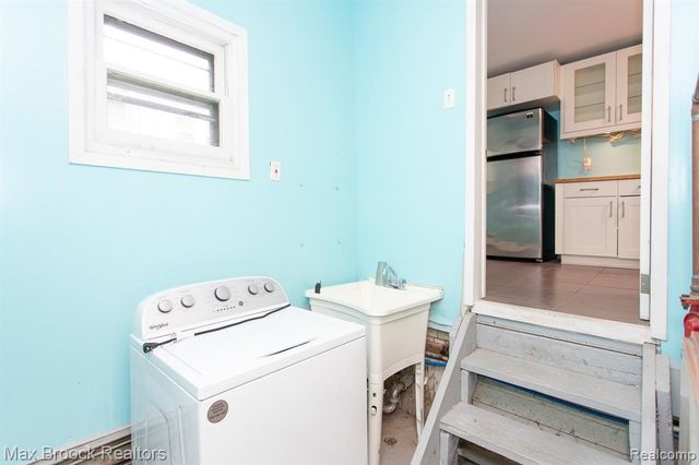 455 E Lewiston Avenue, Ferndale, MI 48220