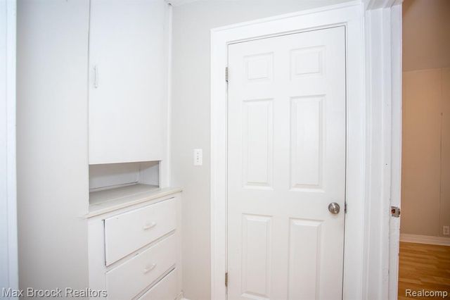 455 E Lewiston Avenue, Ferndale, MI 48220