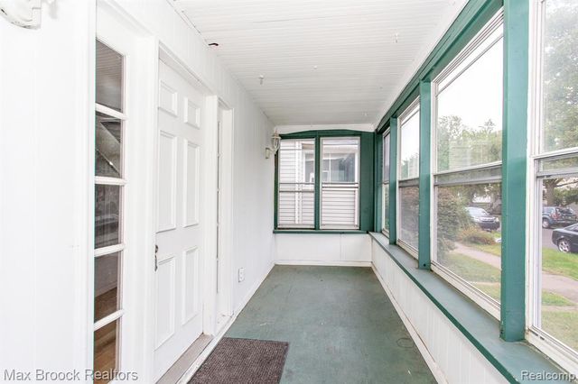 455 E Lewiston Avenue, Ferndale, MI 48220