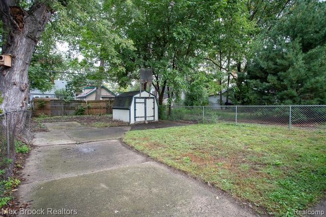 455 E Lewiston Avenue, Ferndale, MI 48220