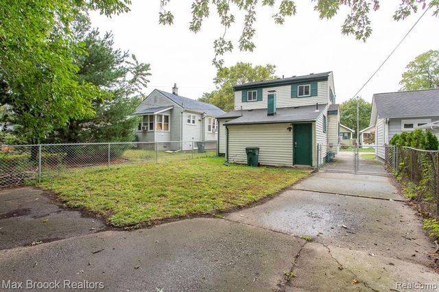 455 E Lewiston Avenue, Ferndale, MI 48220