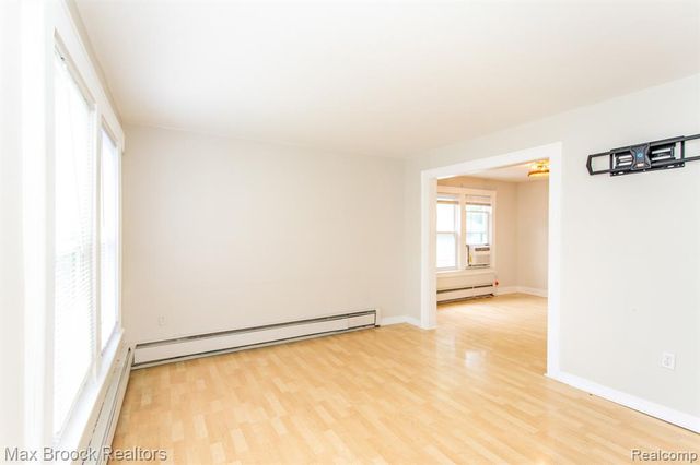 455 E Lewiston Avenue, Ferndale, MI 48220