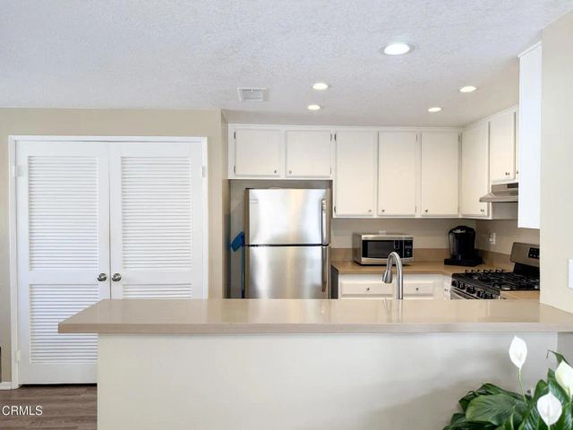 2016 Blackberry Circle, Oxnard, CA 93036