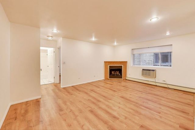 5400 N Sheridan Road 210, Chicago, IL 60640