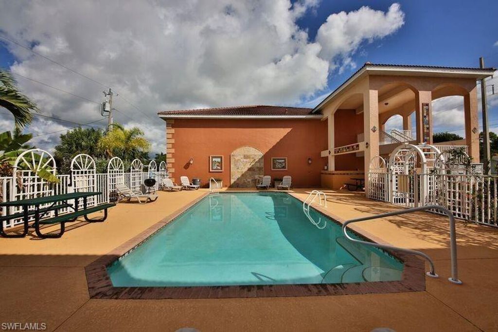 3910 Santa Barbara BLVD 204, Cape Coral, FL 33914