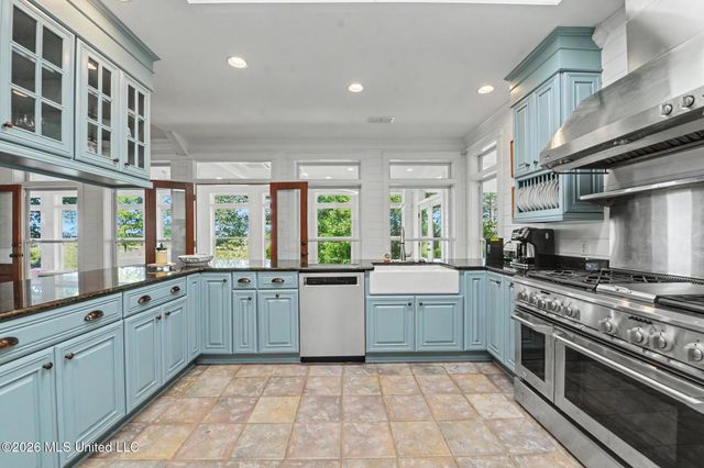 5526 Lancaster Lane, Pass Christian, MS 39571