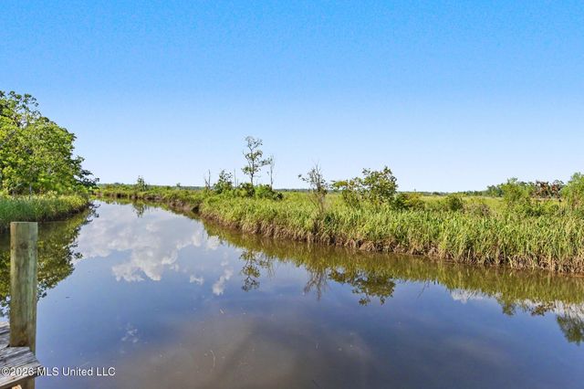 5526 Lancaster Lane, Pass Christian, MS 39571