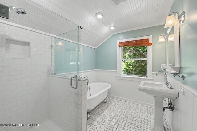 5526 Lancaster Lane, Pass Christian, MS 39571