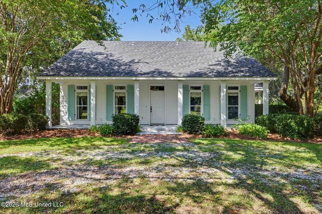 5526 Lancaster Lane, Pass Christian, MS 39571