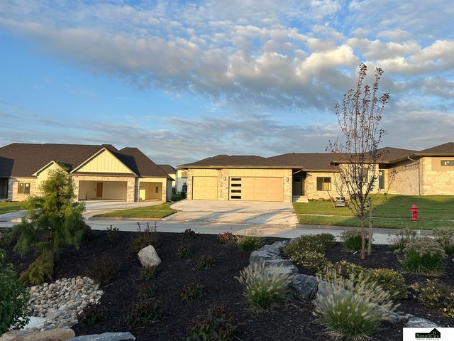 2315 S 90TH Circle, Lincoln, NE 68520