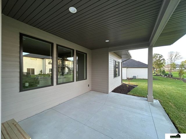 2315 S 90TH Circle, Lincoln, NE 68520