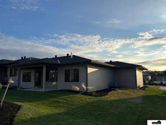2315 S 90TH Circle, Lincoln, NE 68520
