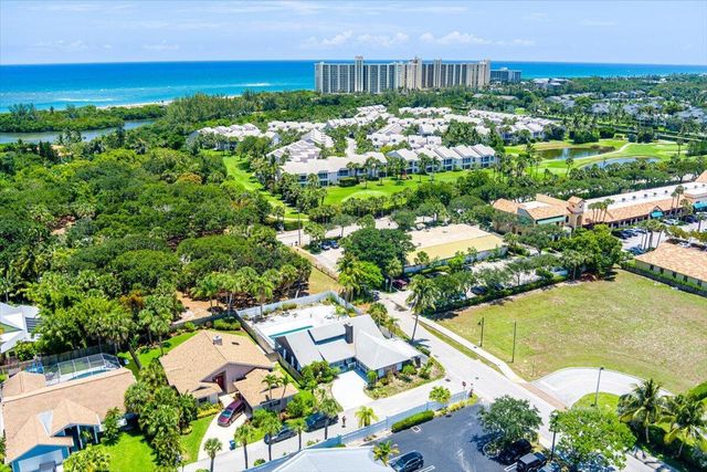 901 Sandy Oaks Drive, Jupiter, FL 33477