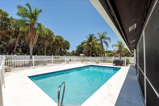 901 Sandy Oaks Drive, Jupiter, FL 33477