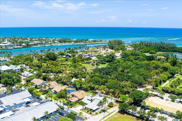 901 Sandy Oaks Drive, Jupiter, FL 33477