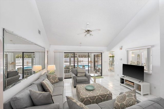 901 Sandy Oaks Drive, Jupiter, FL 33477