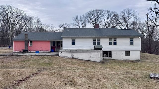 266 Putnam Hill Rd, Sutton, MA 01590