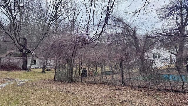 266 Putnam Hill Rd, Sutton, MA 01590