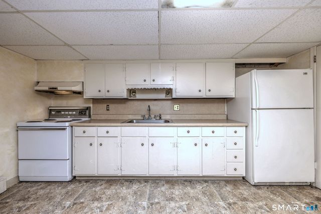 28 Grandview Drive, Trumbull, CT 06611