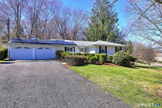 28 Grandview Drive, Trumbull, CT 06611