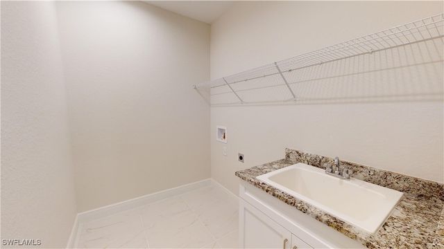 2809 Cape Coral PKWY W, Cape Coral, FL 33914