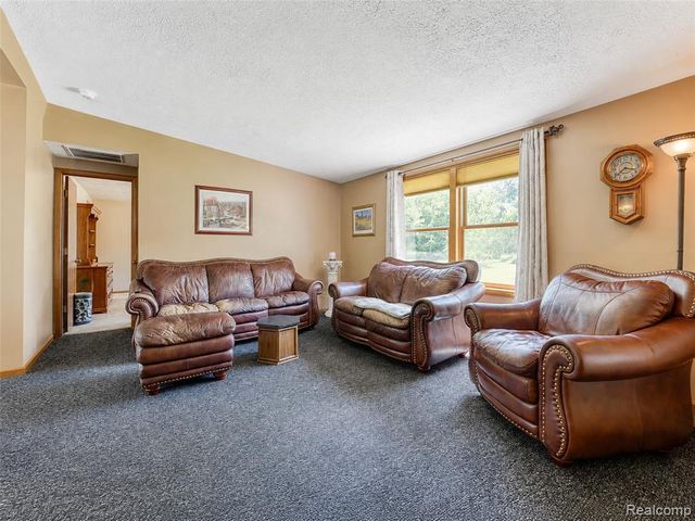 13129 Evelyn Court, Belleville, MI 48111