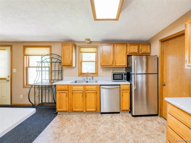 13129 Evelyn Court, Belleville, MI 48111