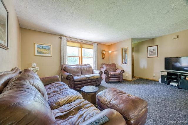 13129 Evelyn Court, Belleville, MI 48111
