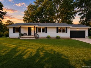 13129 Evelyn Court, Belleville, MI 48111