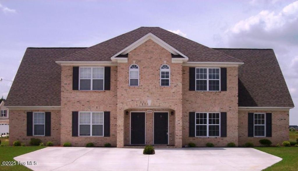 2204 Dovedale Drive B, Greenville, NC 27834