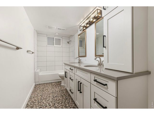 1095 Edinboro Dr, Boulder, CO 80305