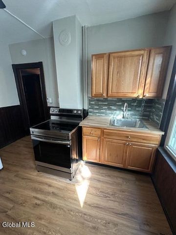 945 Broadway 1, Rensselaer, NY 12144