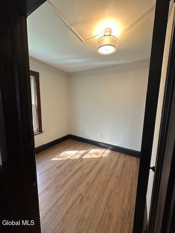 945 Broadway 1, Rensselaer, NY 12144