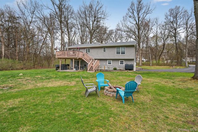6 Viaduct Court, Salisbury Mills, NY 12577