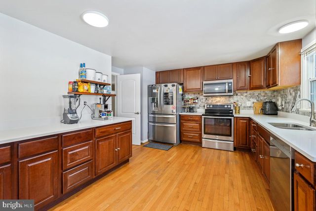 19105 N PIKE CREEK PL, Montgomery Village, MD 20886