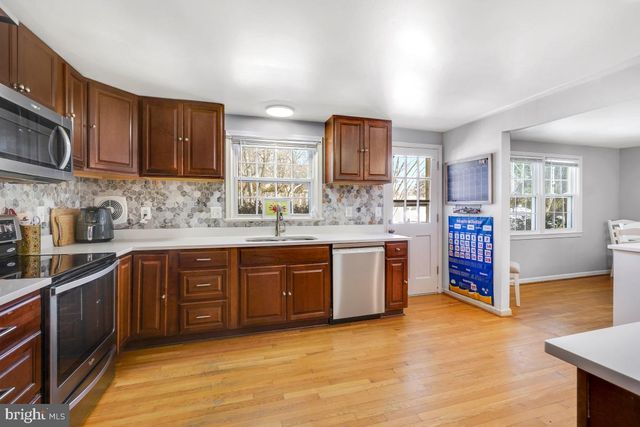 19105 N PIKE CREEK PL, Montgomery Village, MD 20886