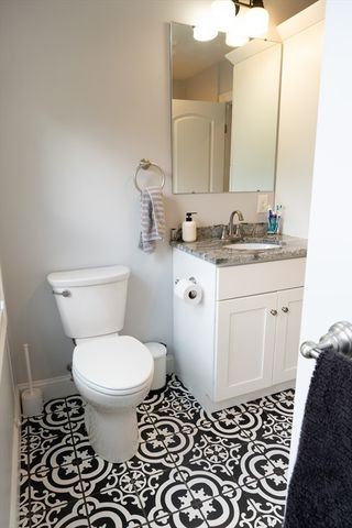 64 Wales St 2, Abington, MA 02351