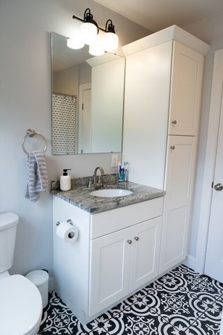 64 Wales St 2, Abington, MA 02351