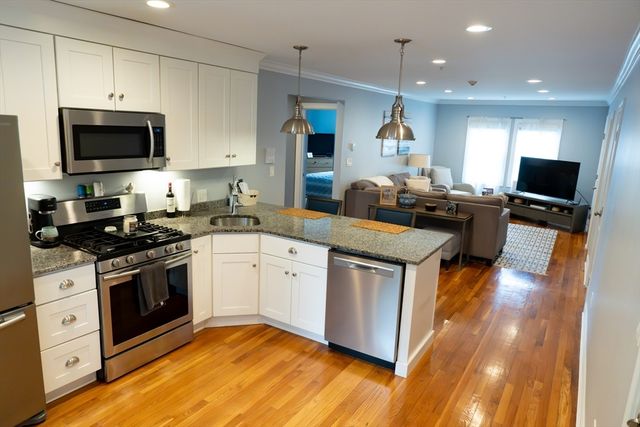 64 Wales St 2, Abington, MA 02351