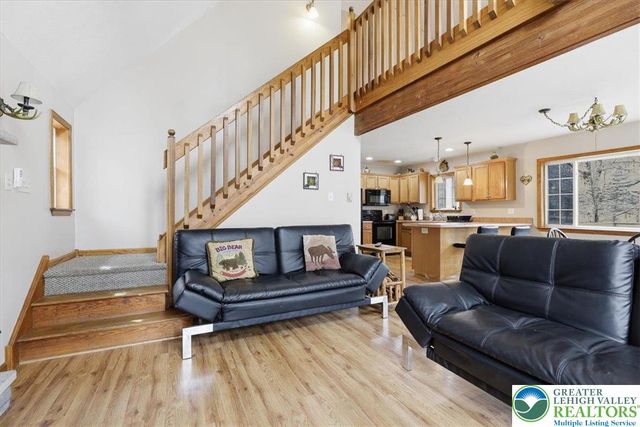 48 Hunt Trail, Penn Forest Twp, PA 18210