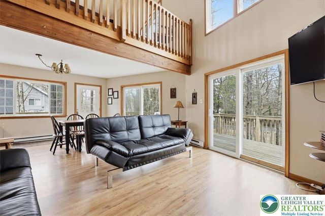 48 Hunt Trail, Penn Forest Twp, PA 18210